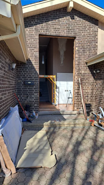 Tall entry opening during installation